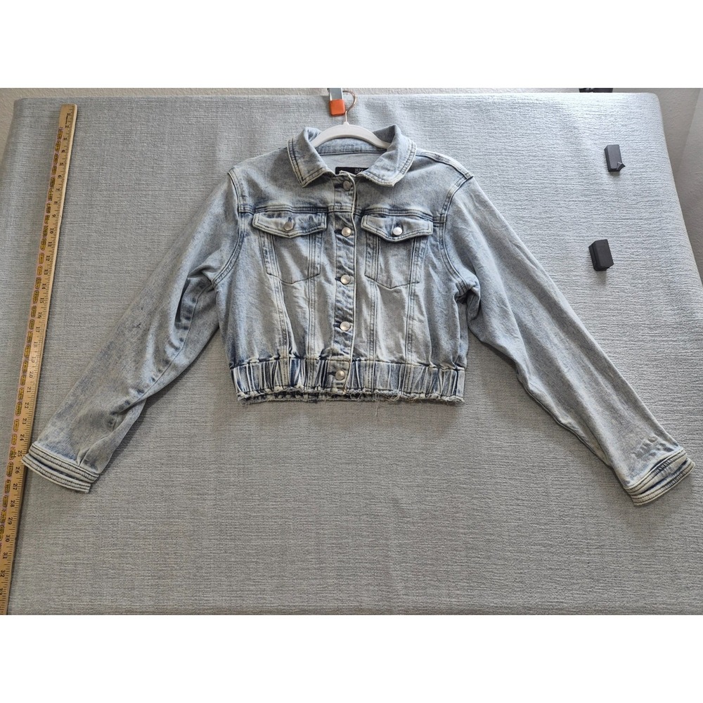 1822 Denim Cropped Trucker Jacket Womens Small Blue Acid Wash Button Front